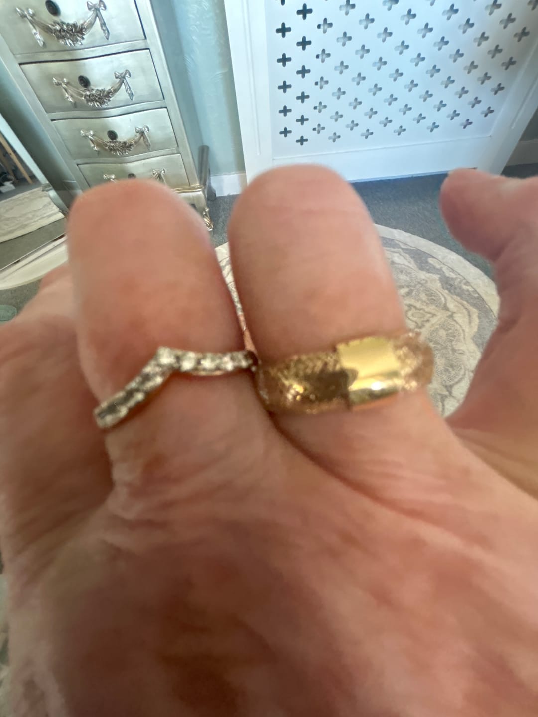 Customer photo review of Horizon Mesh Ring in 9K Gold