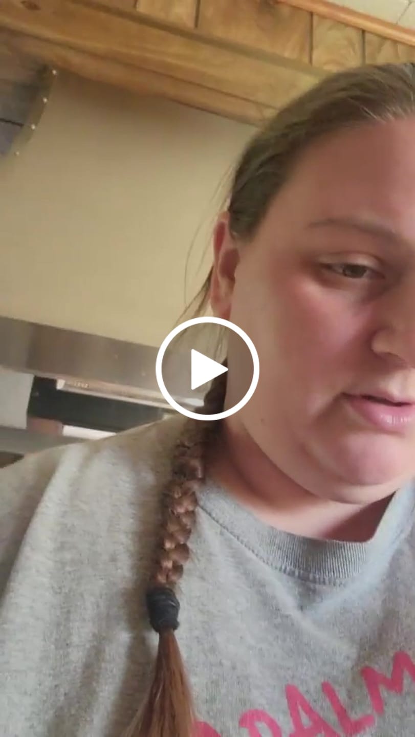 Customer video review of Refresh Pet Botanic Therapy Shampoo