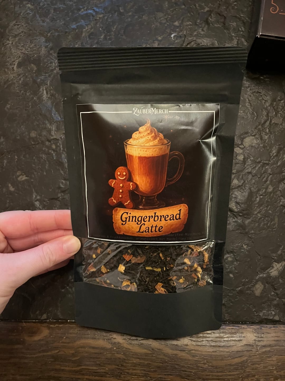 Customer photo review of Gingerbread Latte – Weihnachtlicher Schwarztee mit Mandel & Vanille | Limitierter Winter Tee