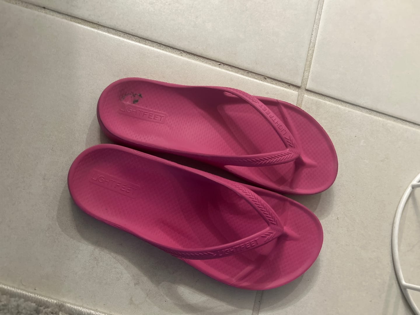 Customer photo review of White - Lightfeet Arch Support Thongs