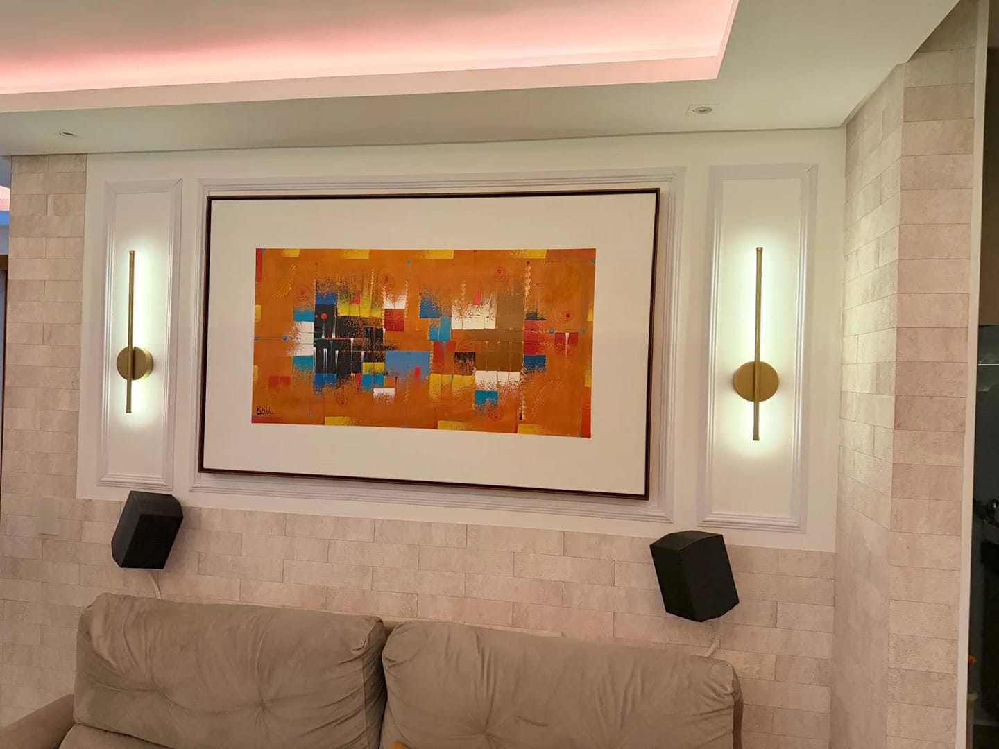 Customer photo review of Applique murale LED Design Sans Fil Rechargeable Sans Branchement Électrique, Fixation Magnétique, Intensité Réglable, Batterie Intégrée | LISERÉ