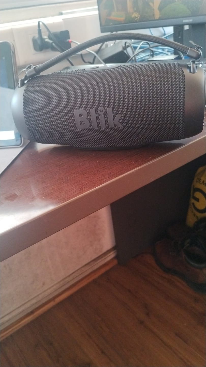 Customer photo review of Parlante Bluetooth Portátil Blik Powerbass30 30W 15 Hrs