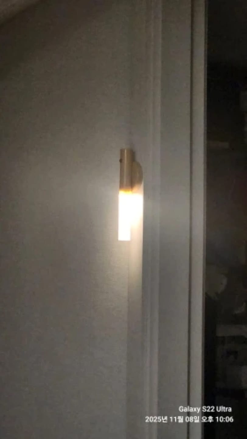 Customer photo review of Applique Murale Sans Fil Rechargeable avec Détecteur de Mouvement, Aimantée et Sans Prise - Candice