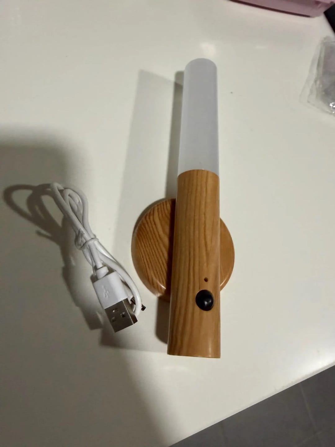 Customer photo review of Applique Murale Sans Fil Rechargeable avec Détecteur de Mouvement, Aimantée et Sans Prise - Candice