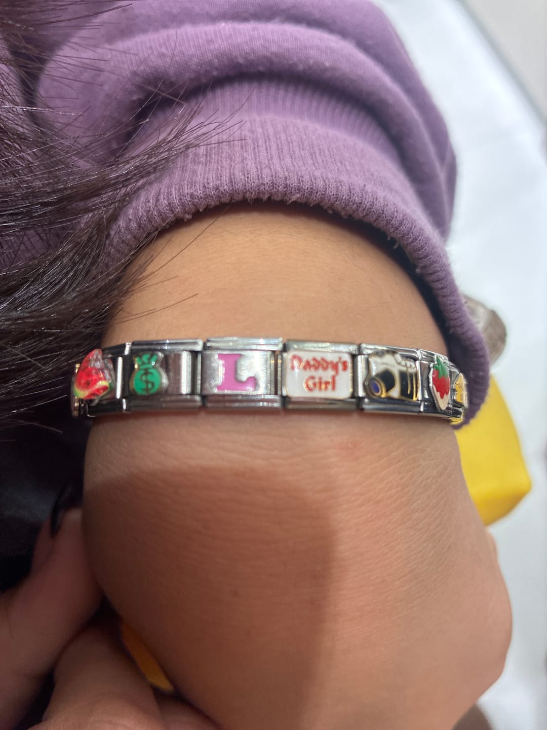 Customer photo review of Charm Inicial Rosa