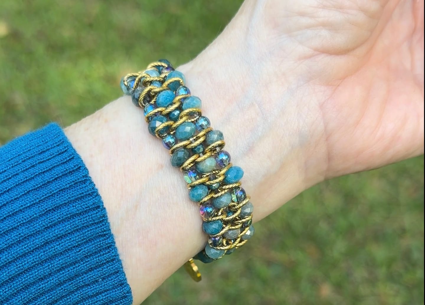 Customer photo review of Crystal Shores Braided Stretch Apple Watch Strap