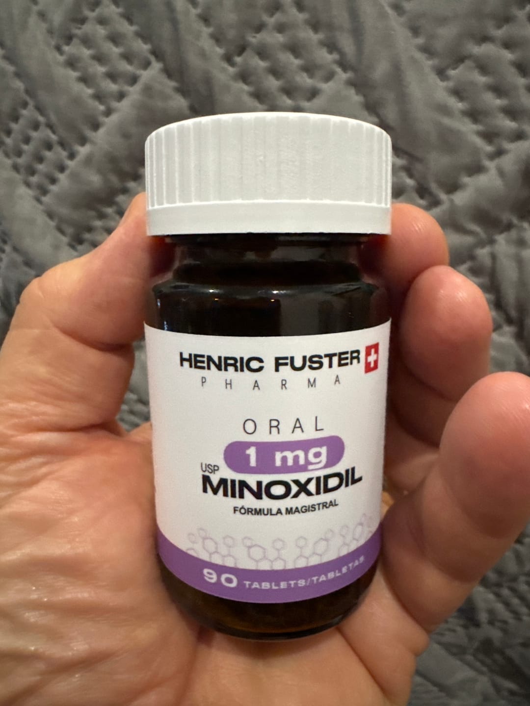 Customer photo review of Minoxidil 1 mg con 90 tabletas para 3 meses de tratamiento