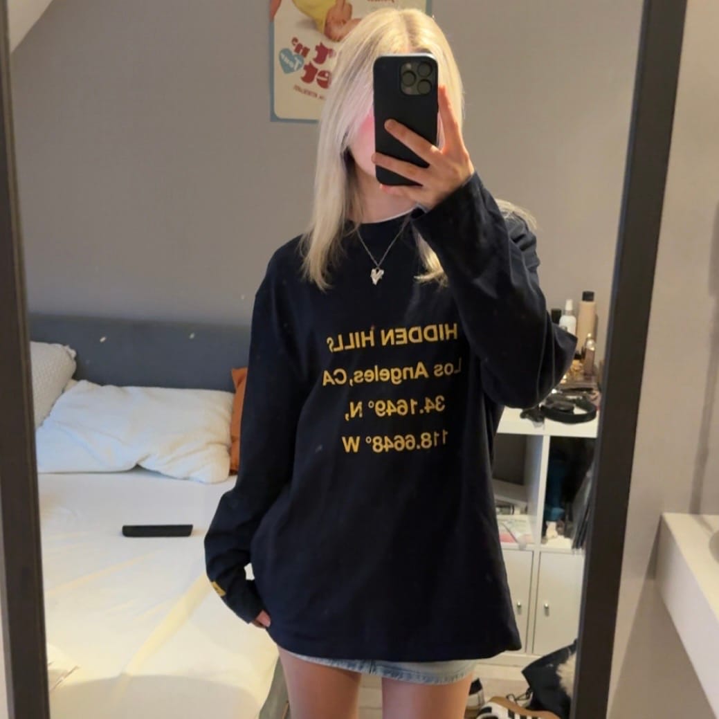 Customer photo review of VINTAGE LOGO LONGSLEEVE T-SHIRT AMBER/NAVY