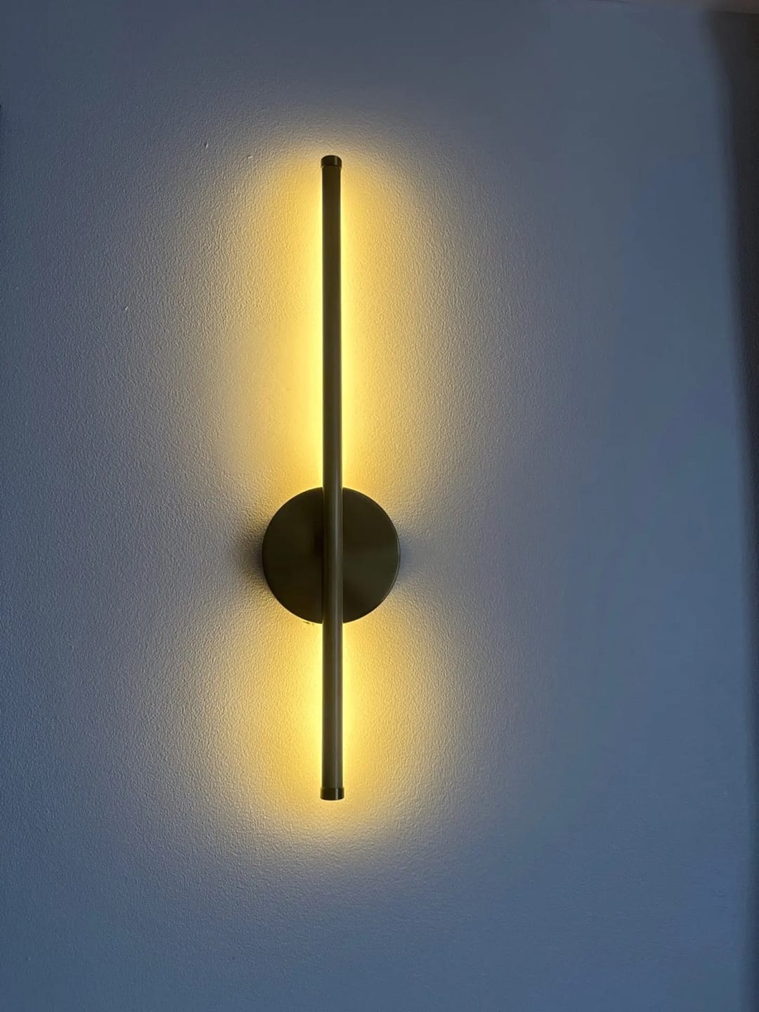 Customer photo review of Applique murale LED Design Sans Fil Rechargeable Sans Branchement Électrique, Fixation Magnétique, Intensité Réglable, Batterie Intégrée | LISERÉ