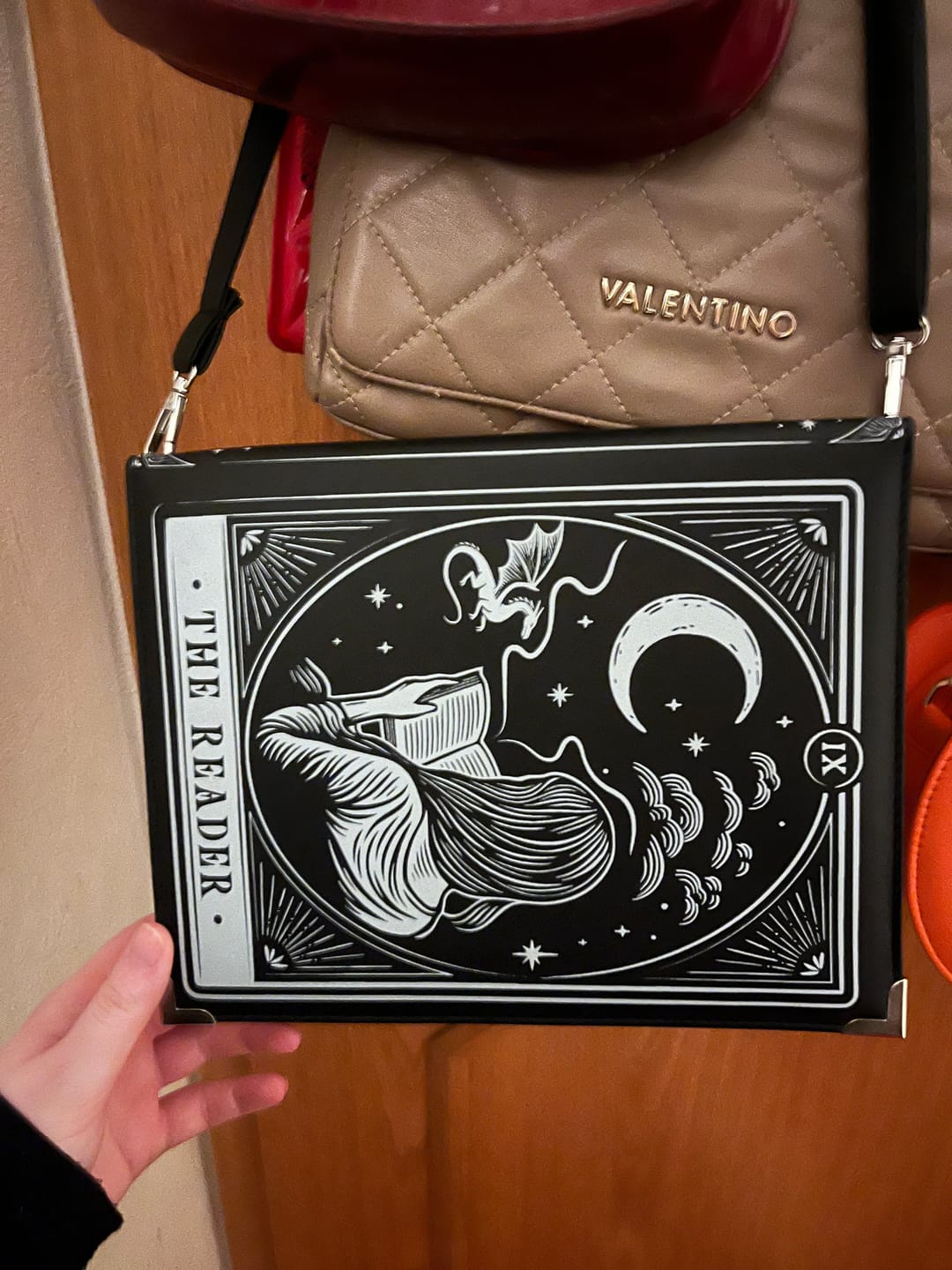 Customer photo review of Umhängetasche im Tarot / Drachen Stil