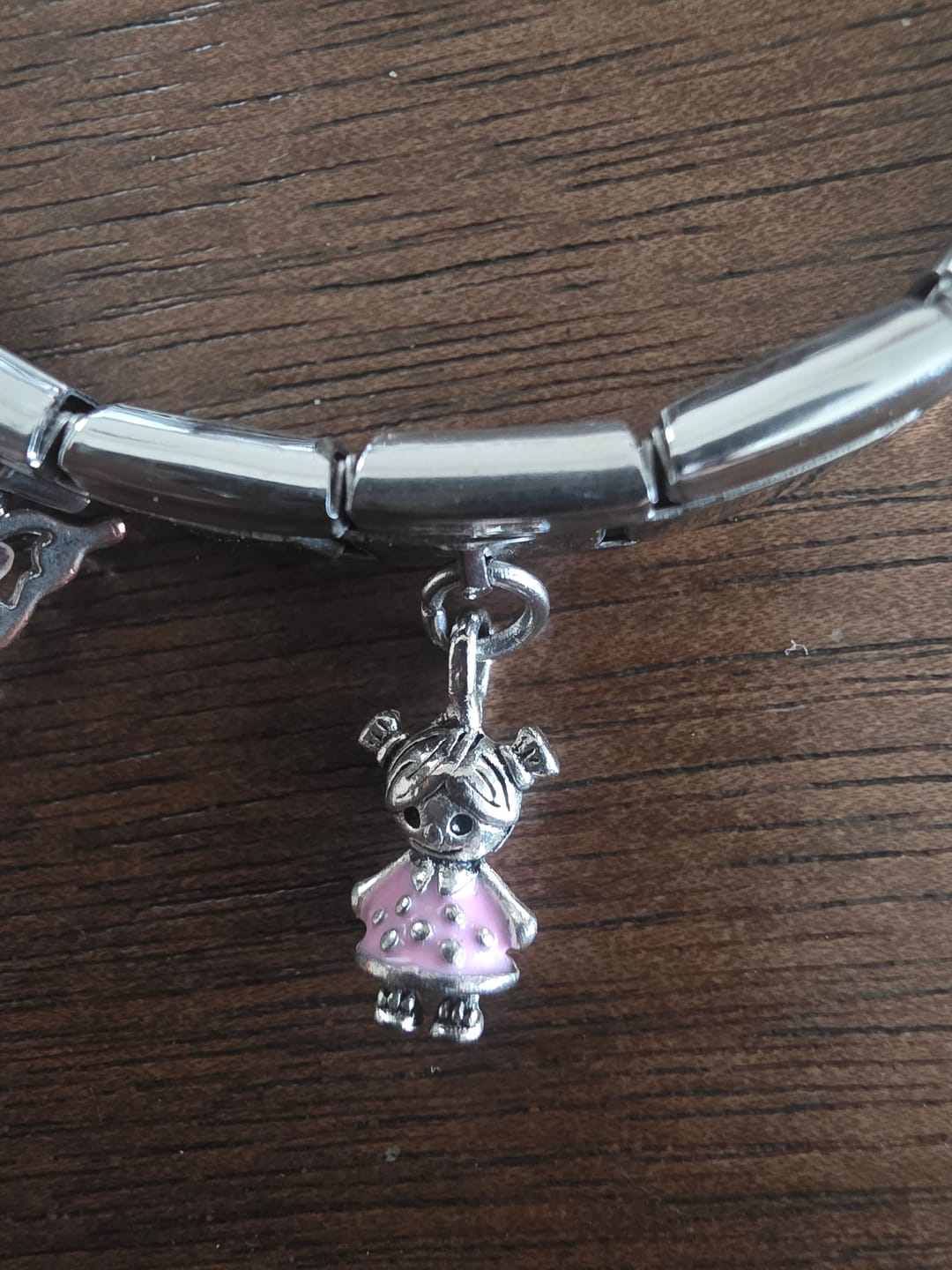 Customer photo review of Charm Niña