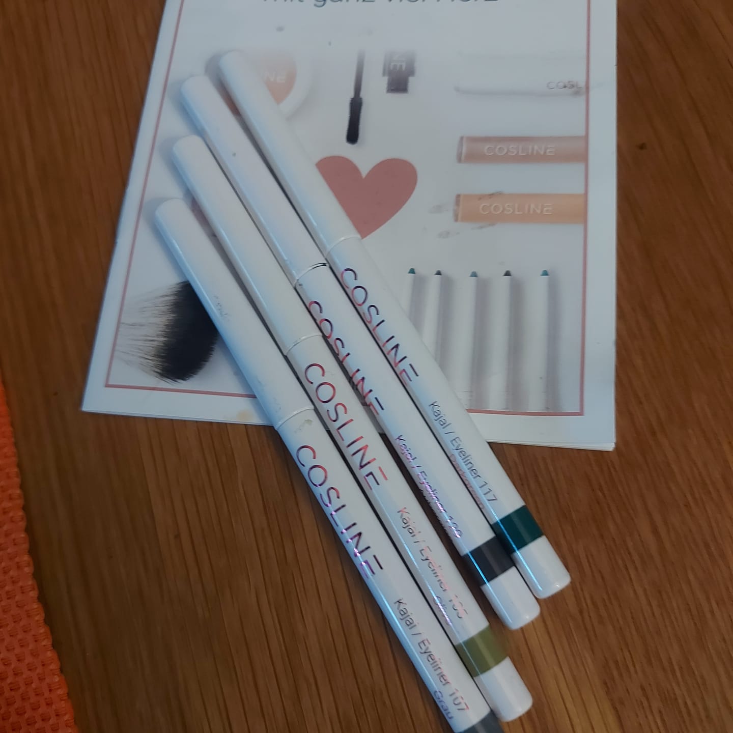 Customer photo review of 105 - Kajal / Eyeliner Olive