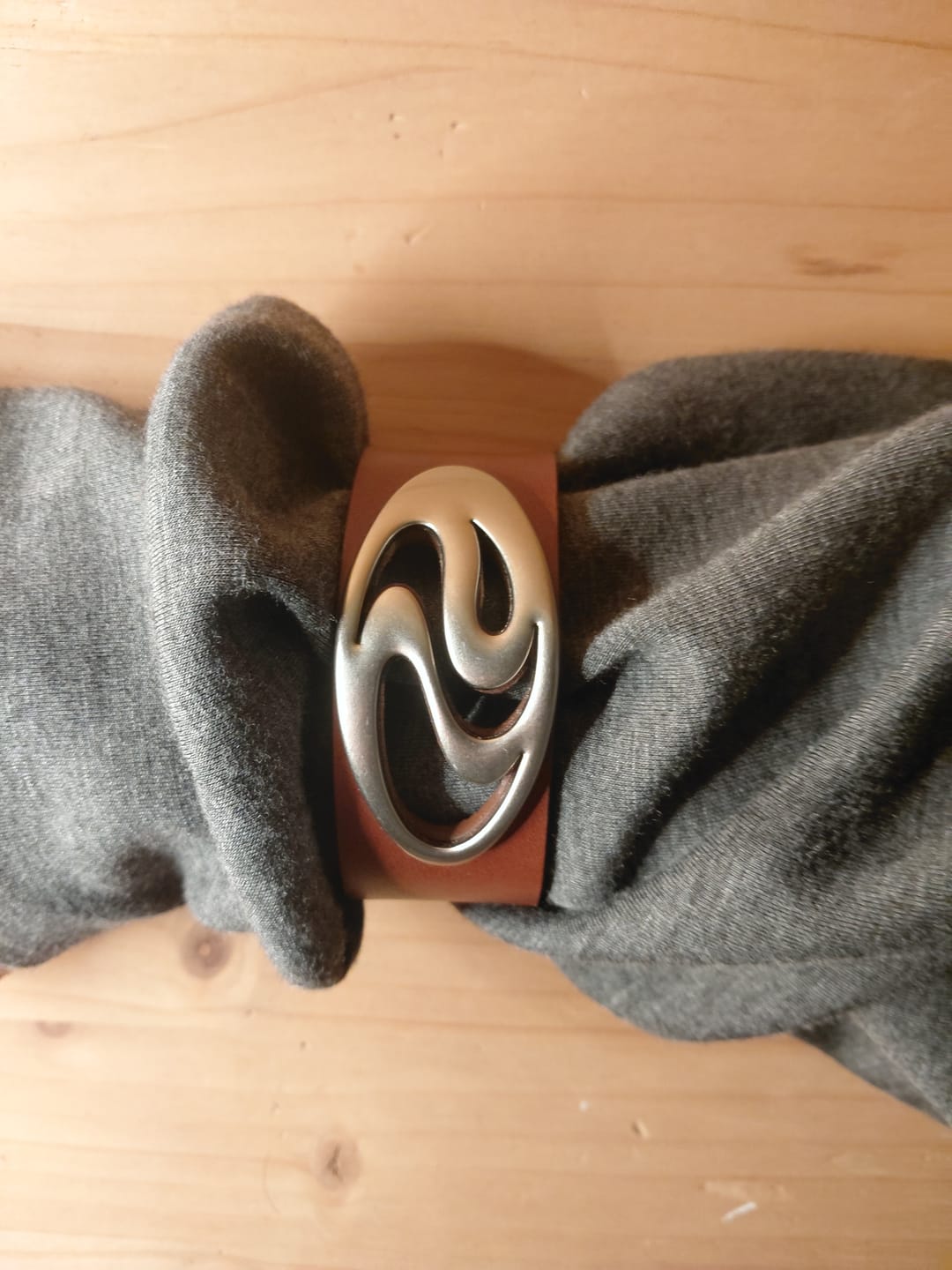 Customer photo review of Personsoul Leather Bracelet