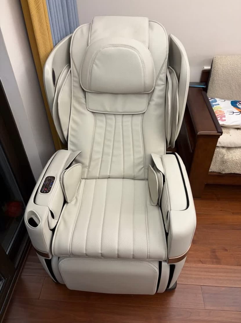 Customer photo review of OSIM uDivine V3 Massage Chair | Redefining Home Wellness