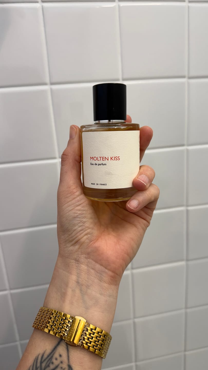 Customer photo review of Molten Kiss