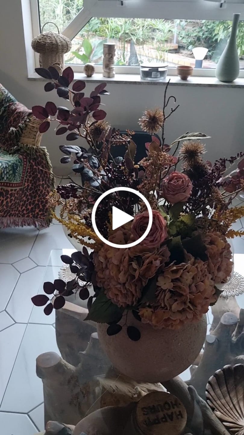 Customer video review of Arda vase- Beige