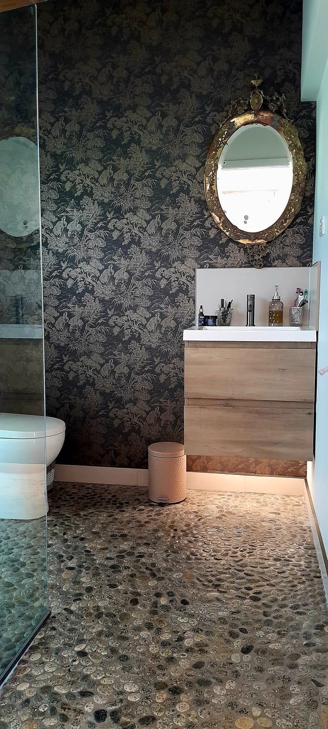 Customer photo review of Natoru Japanese Metallic Cranes Wallpaper – Charcoal/Gold