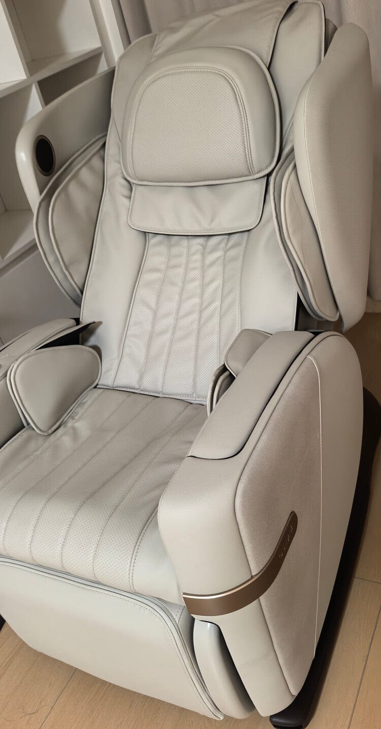 Customer photo review of OSIM uDivine V3 Massage Chair | Redefining Home Wellness