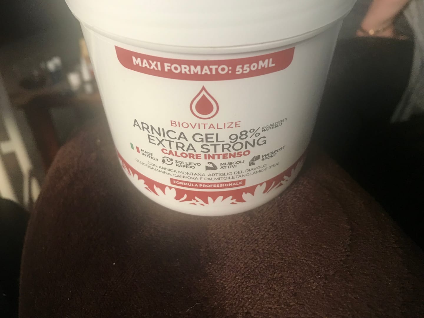 Customer photo review of Gel incalzitor cu Arnica, Gheara diavolului, PEA, Glucozamina si Condroitina, Calmare musculara si articulara, pentru dureri de spate, gat sau articulatii, Made in Italy, 550 ml
