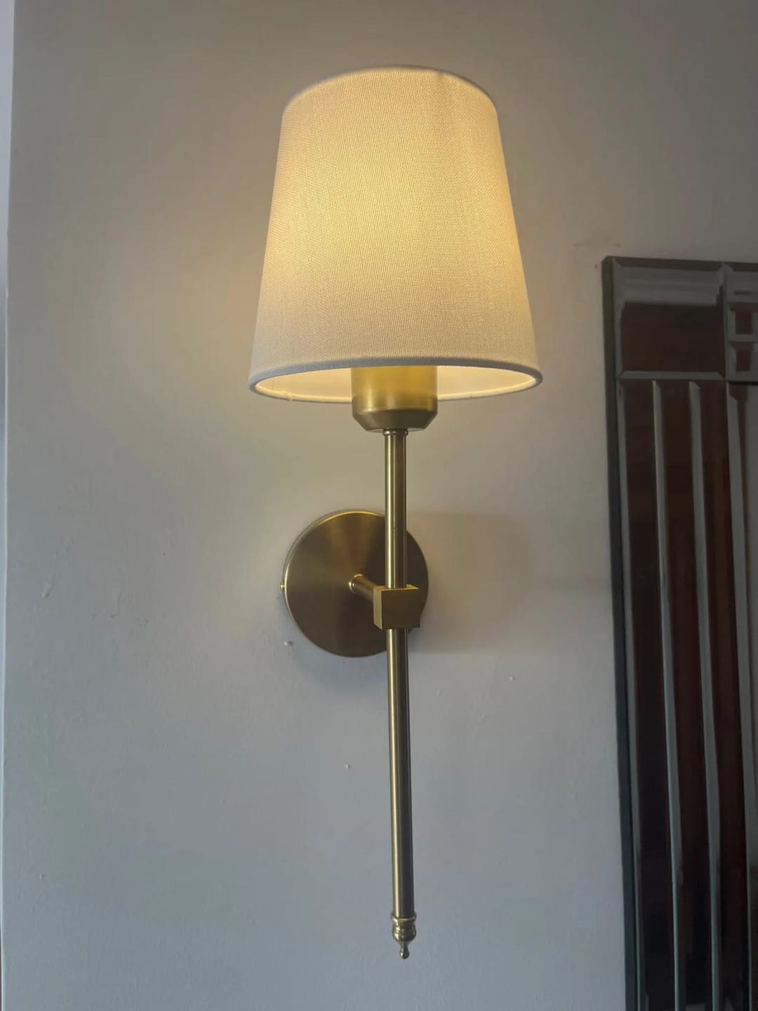 Customer photo review of Applique Murale Sans Fil Rechargeable à Abat-Jour Tissu, Sans Percer ni Branchement Électrique, avec Télécommande et Intensité Réglable | Marquise
