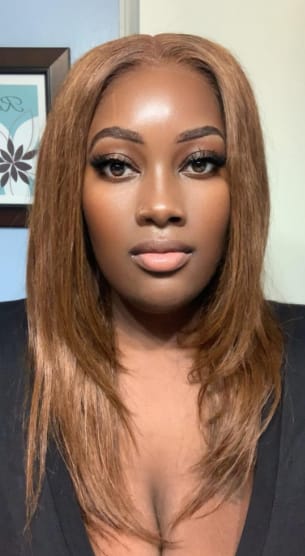 Customer photo review of Wavymy Layered Cut Chestnut Brown Wear Go Wigs 180% Density Straight 7x5 Lace Closure Wigs 100% Human Hair