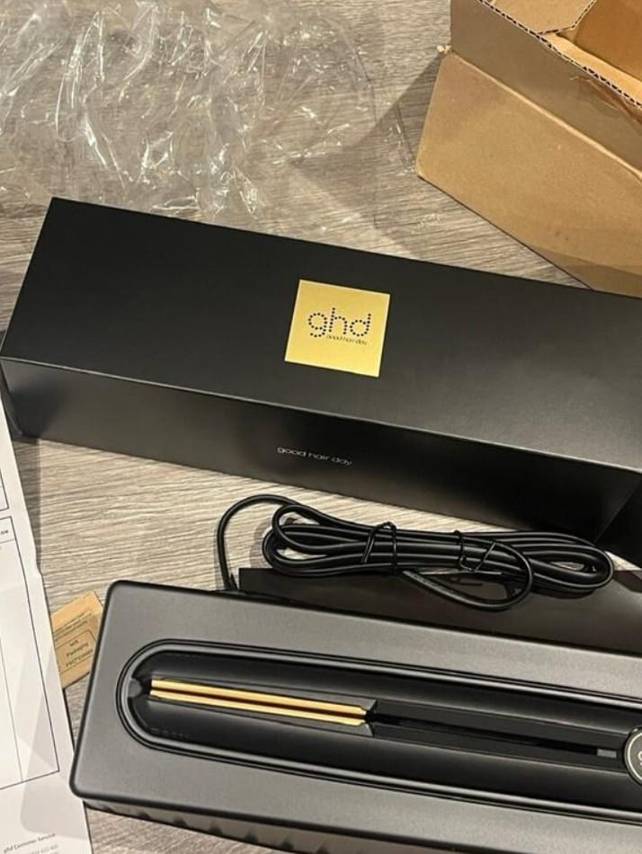 Customer photo review of GHD CHRONOS FLAT IRON (1 INCH PLATE) WHITE