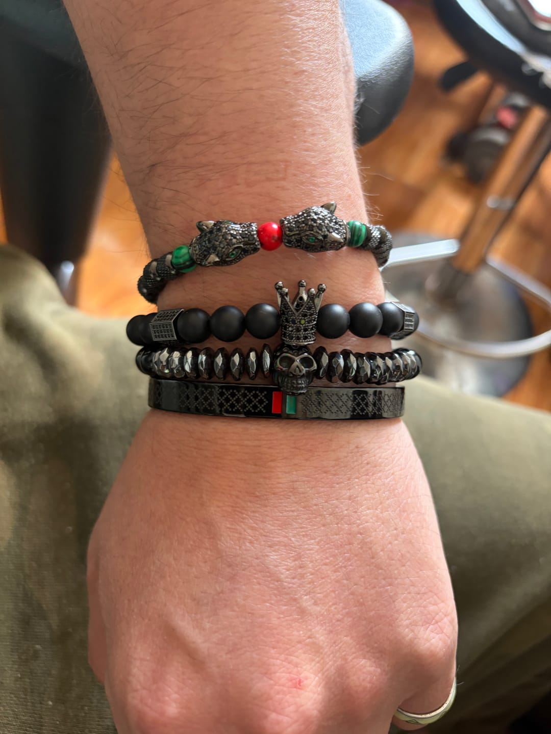 Customer photo review of Pack Pulseras Black Skull King