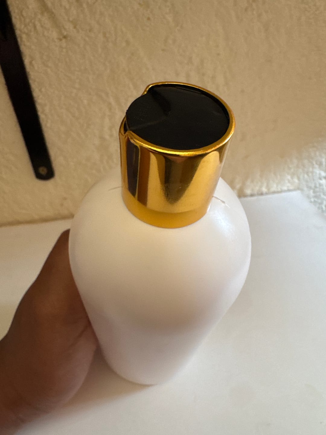 Customer photo review of Gold Collar Disc Top Cap (24 mm) - Black