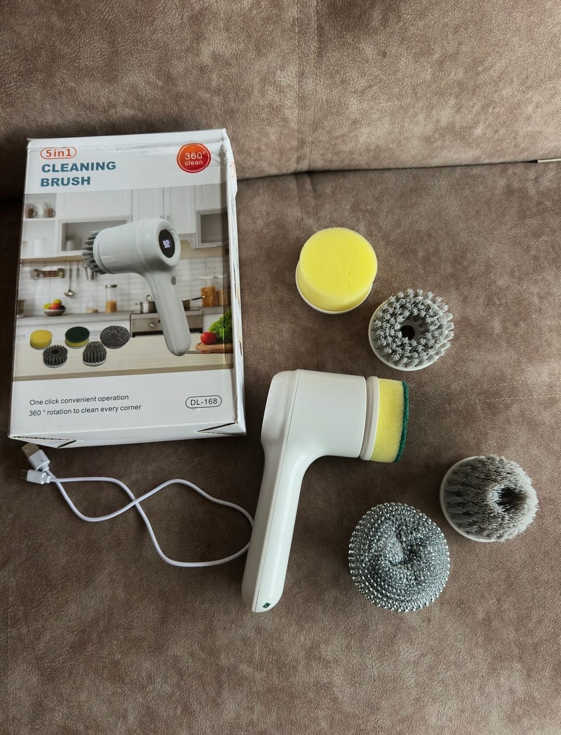 Customer photo review of Limpia sin frotar: cepillo eléctrico 5 en 1