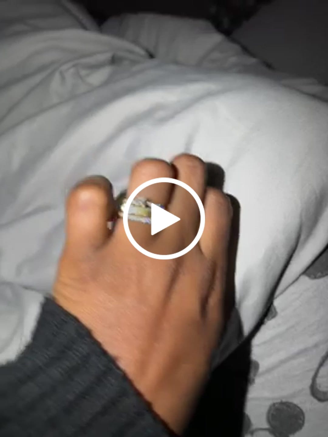 Customer video review of Bar Signet ring