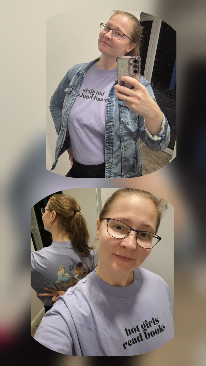 Customer photo review of Oversized T-Shirt "hot girls read books & journal" (Unisex)
