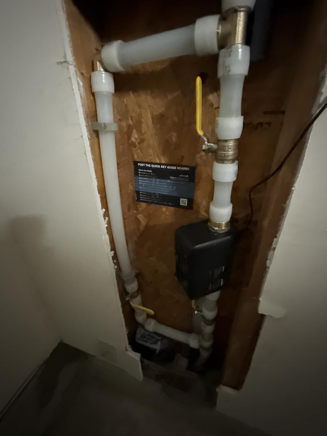 Customer photo review of Frizzlife Smart Water Monitor & Automatic Shutoff with 3 Leak Sensors, LPG365-P-3S