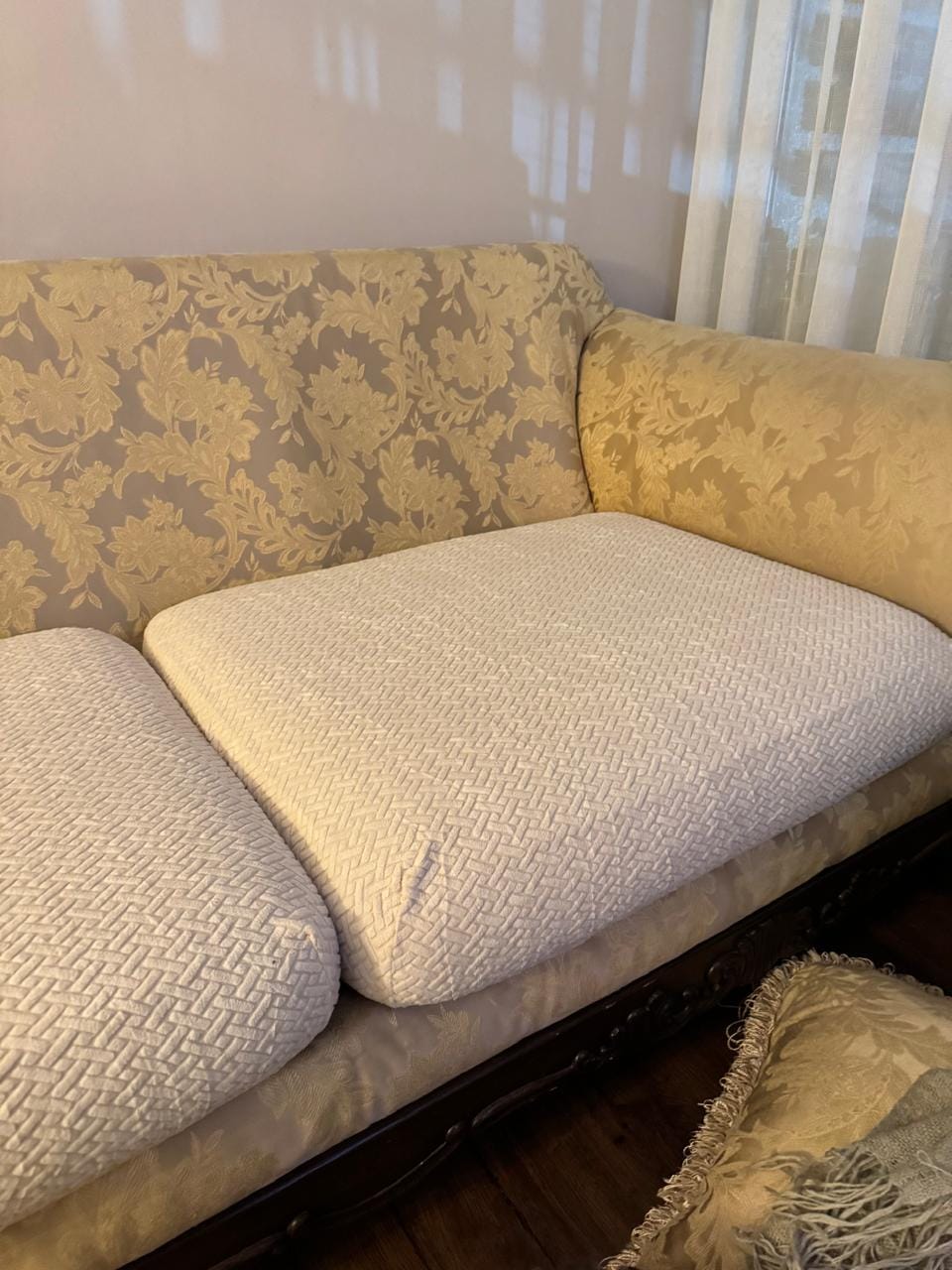 Customer photo review of Funda Mágica Cubre Sofá —  Renueva tu sofá en 2 minutos.