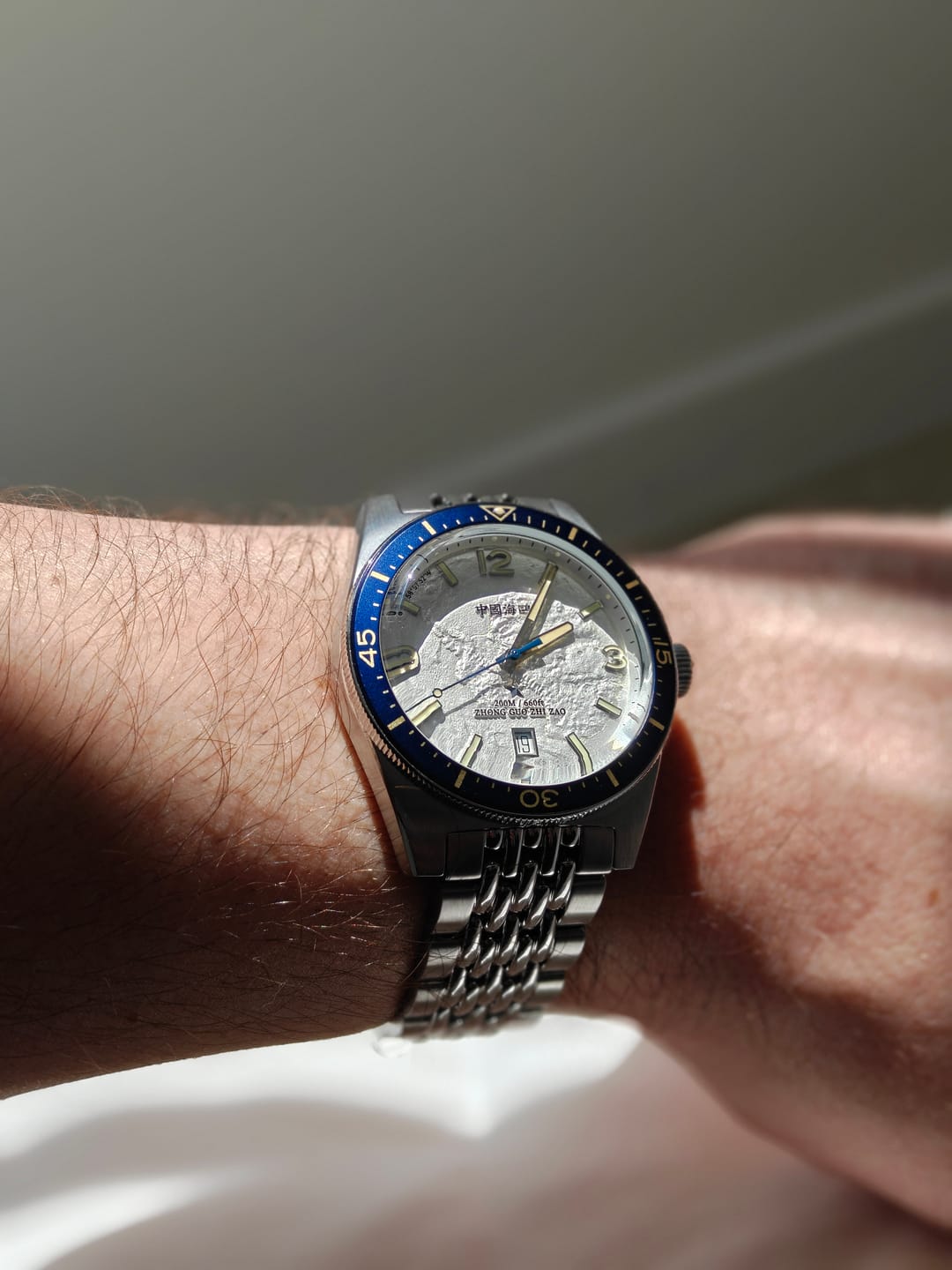 Customer photo review of Ocean Series | 1984 Antarctic Expedition | 200m Waterproof | Calendar | Luminous | Dive | 40mm
