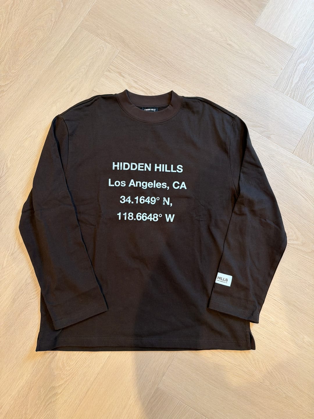 Customer photo review of VINTAGE LOGO LONGSLEEVE T-SHIRT DARK BROWN/LIGHT BLUE