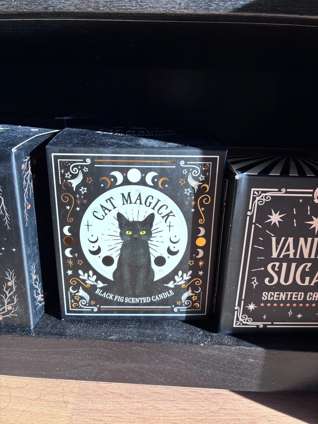 Customer photo review of Schwarze Katze Duftkerze Feige – Witchy Kerze