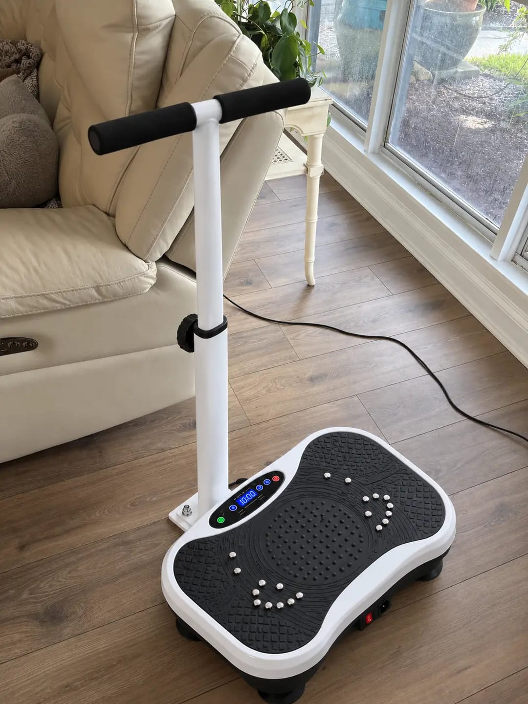 Customer photo review of Full-Body Vibration Plate with Adjustable Handrail