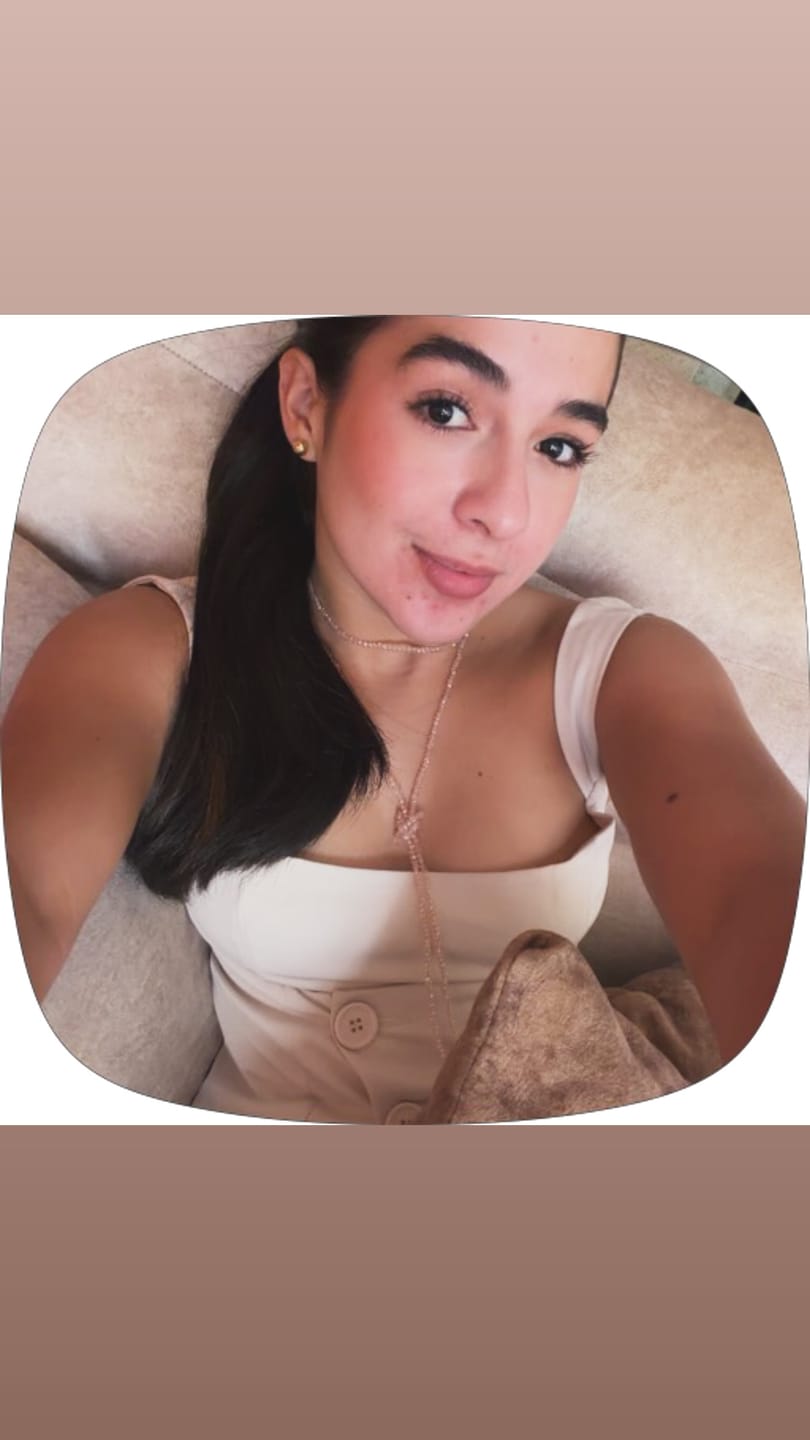 Customer photo review of BRONZER CREMOSO EN BARRA COLLECTION