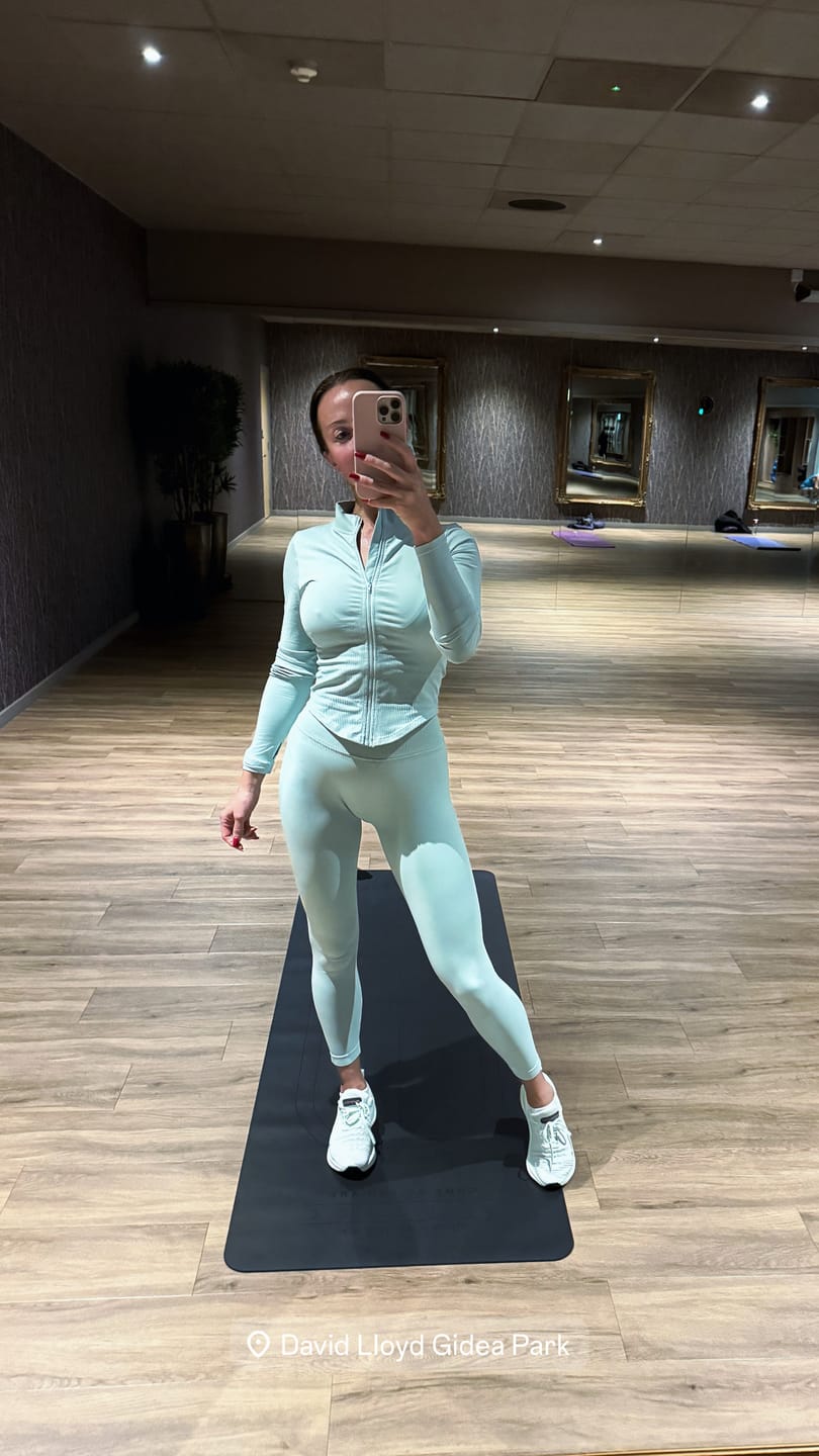 Customer photo review of The Empower Jacket Sports Bra Leggings 3-Piece Set
