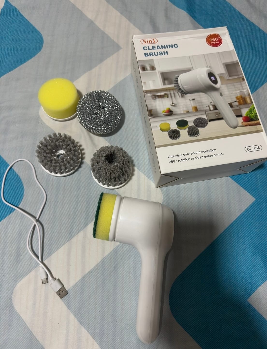 Customer photo review of Limpia sin frotar: cepillo eléctrico 5 en 1