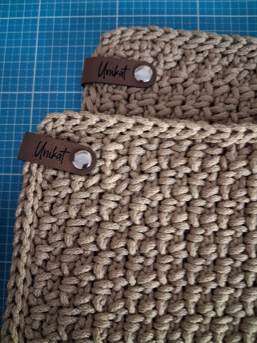 Customer photo review of 10er-Set Label-Schrauben in den Farben Silber, Gold oder Schwarz