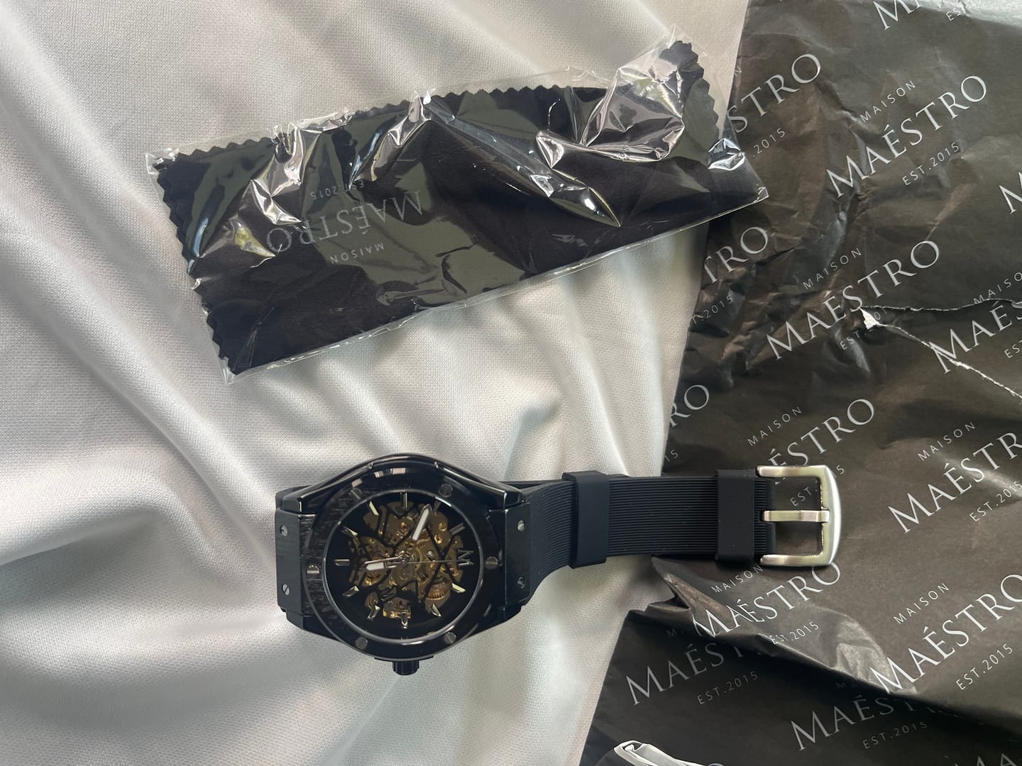 Customer photo review of MAVENTUS MONTÉNOIR SKELETON