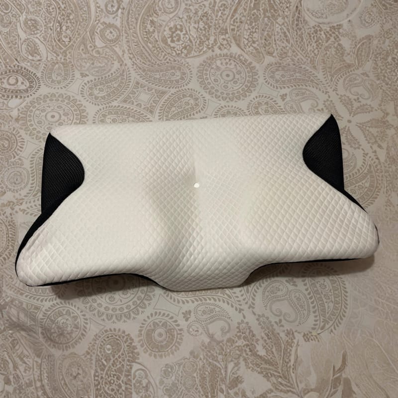 Customer photo review of OrthoSleep™ – Ergonomiczna poduszka na szyję i lepszy sen