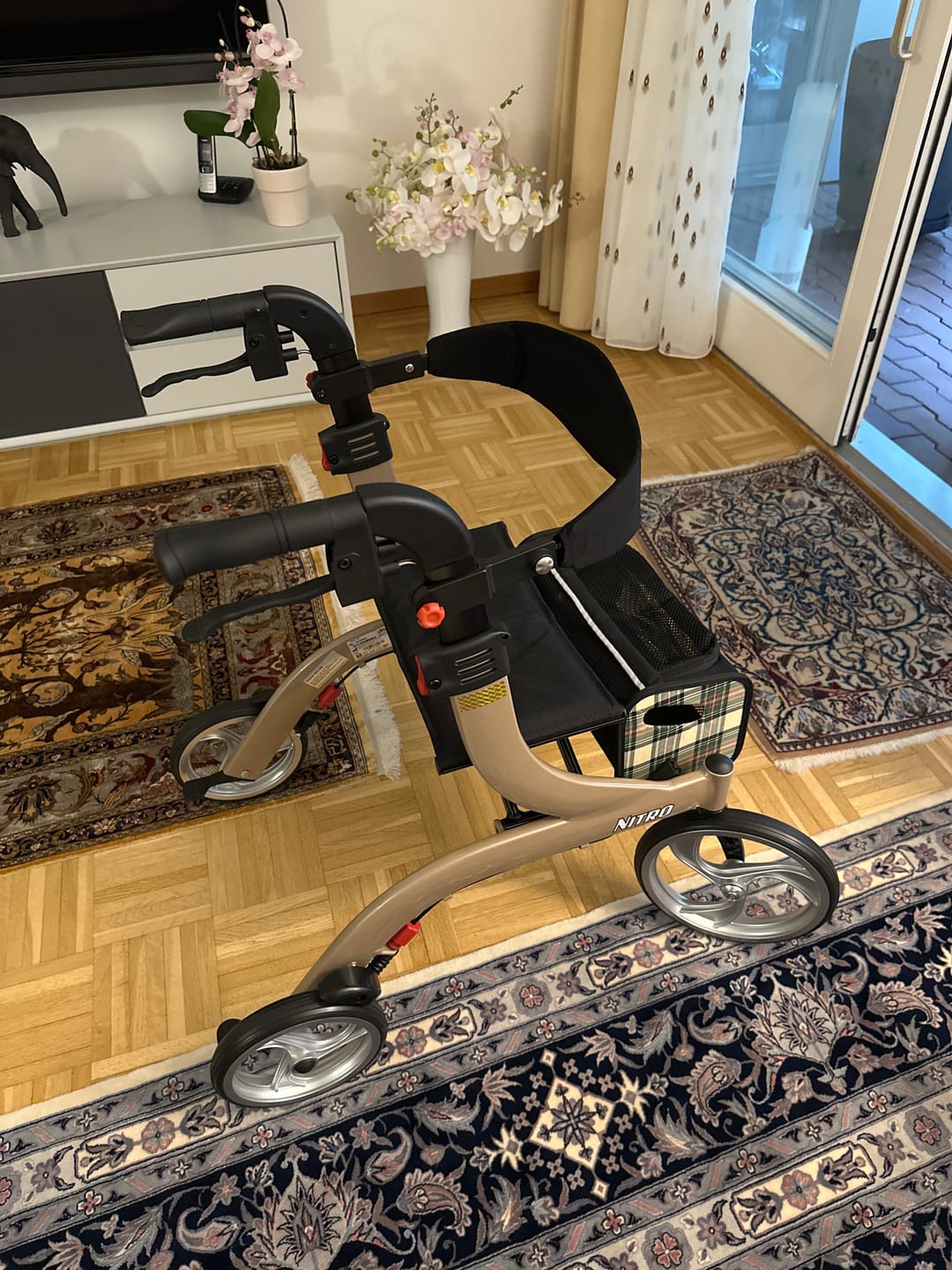 Customer photo review of Rollator Nitro Champagner