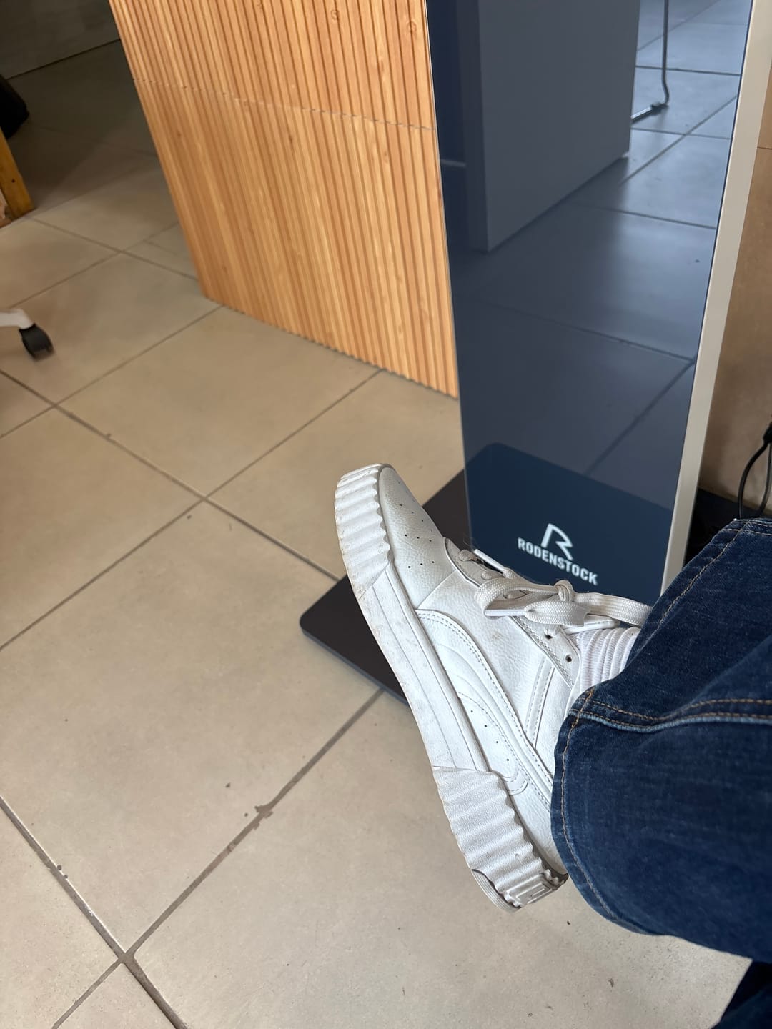 Customer photo review of Zapatillas Puma Carina 3.0 Lth Luxe Mujer Blanco