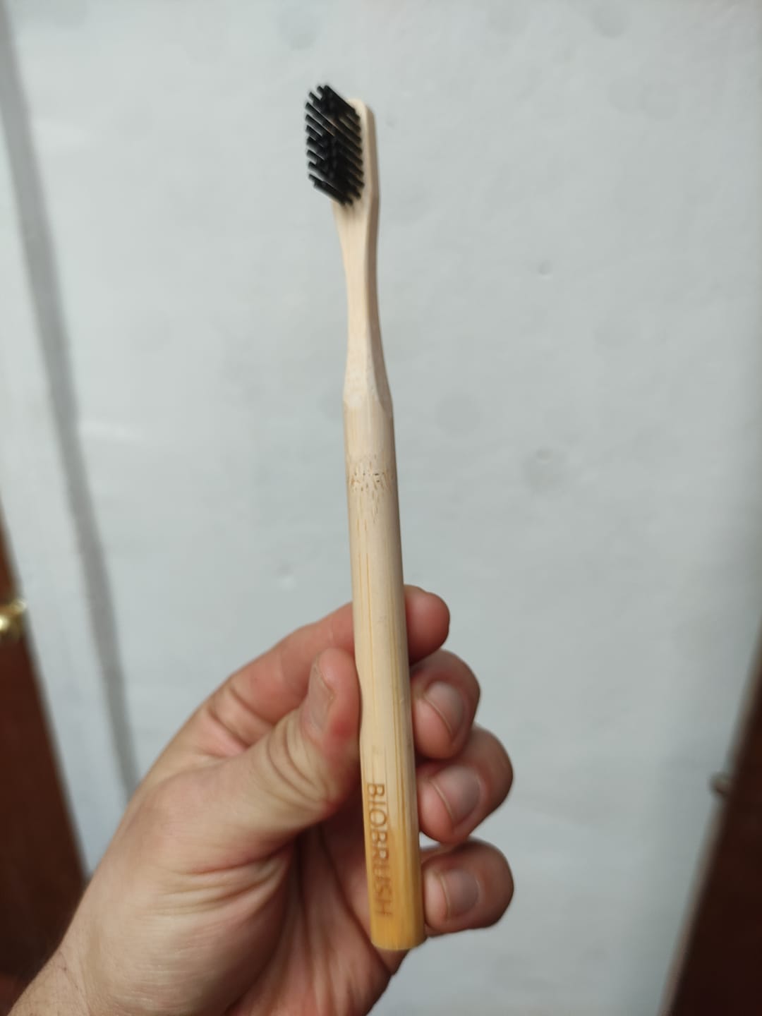 Customer photo review of Cepillo de Dientes de Bambú Medio Negro