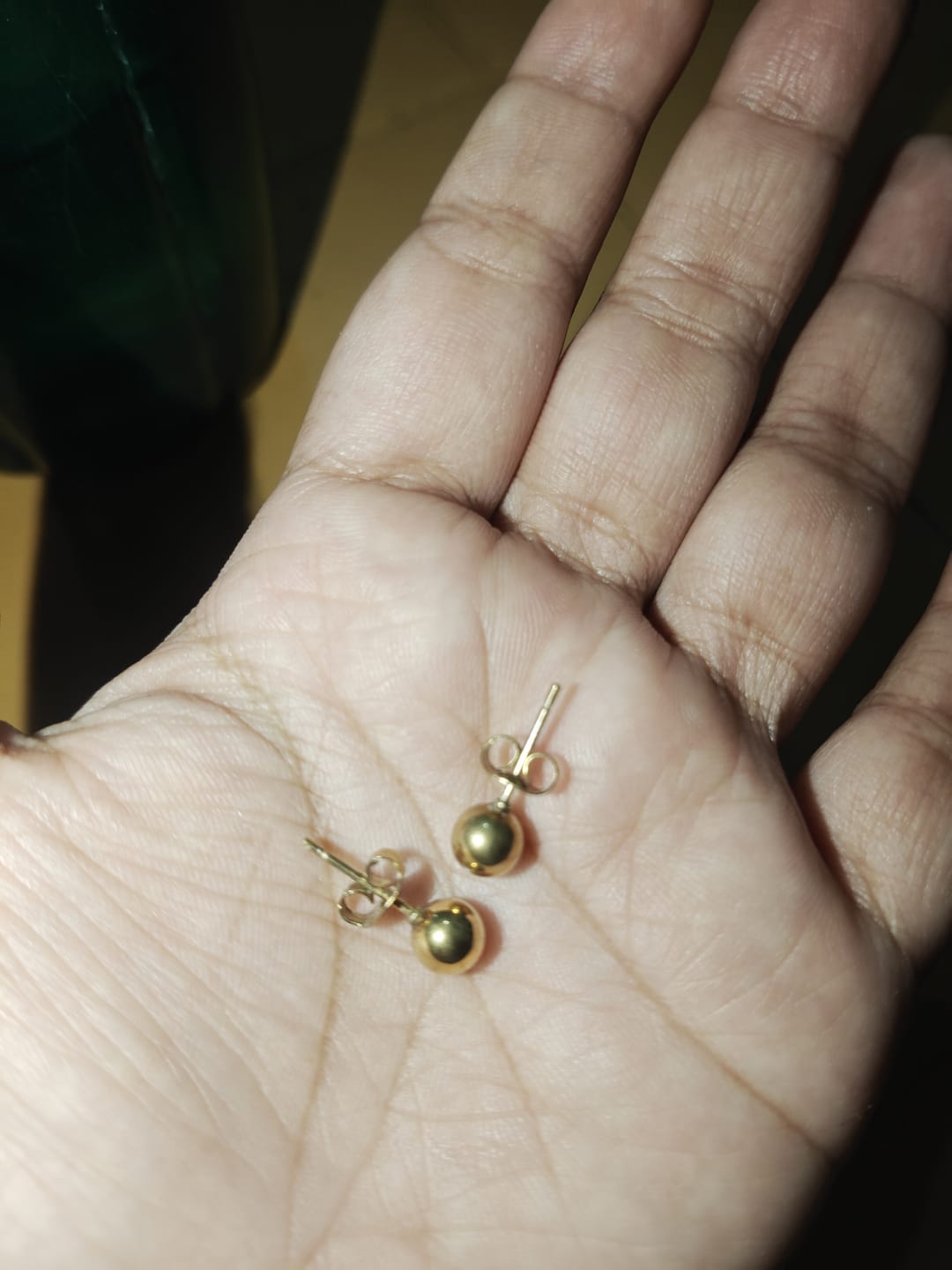 Customer photo review of Plain Ball Stud Earrings