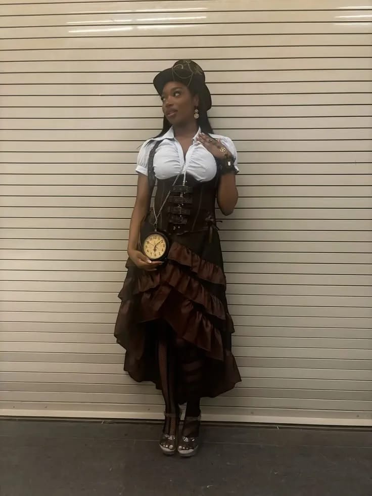 Customer photo review of Bustle Steampunk skirt