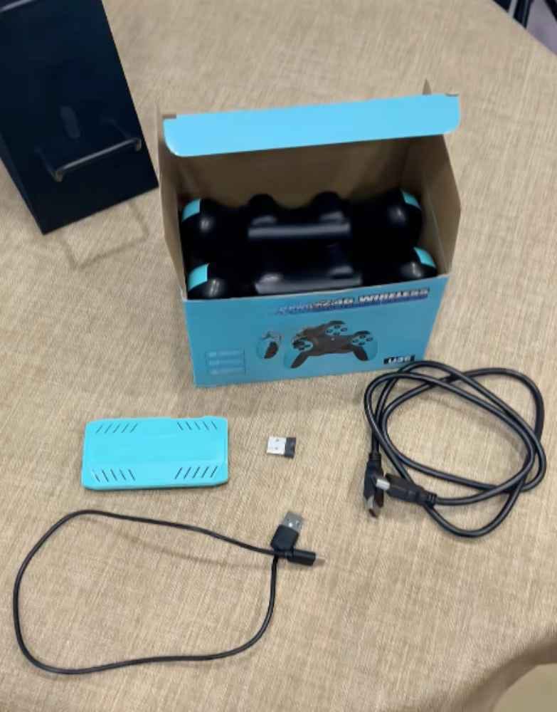 Customer photo review of Wireless Retro Console 5000 GAMES HDMI TV Game Stick U36
