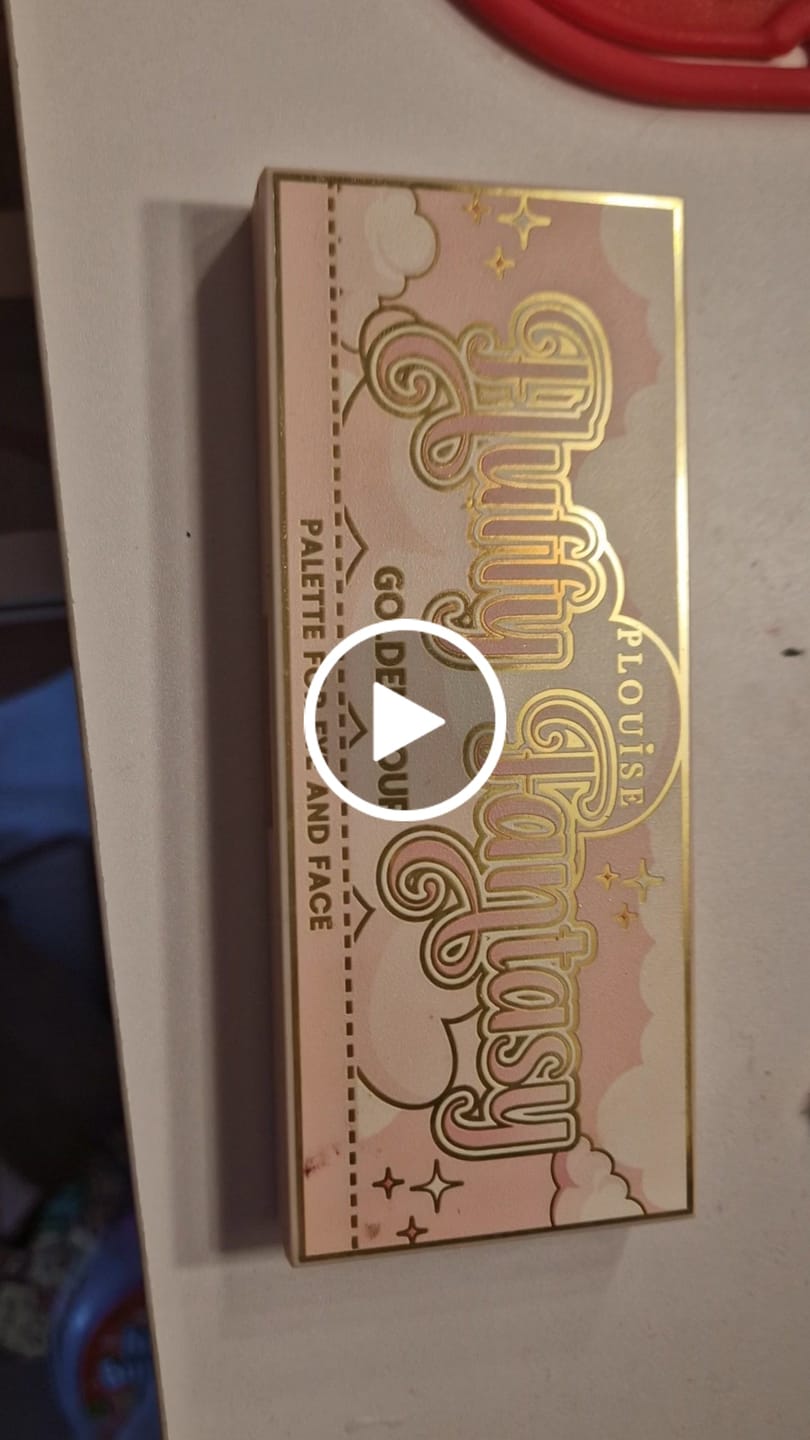 Customer video review of Fluffy Fantasy Mini Eye & Face Palettes